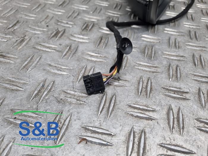 Rétroviseur extérieur gauche d'un Volkswagen Polo V (6R) 1.2 TSI 2012