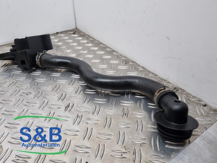 Begagnade Oljepåfyllningsrör Volkswagen Crafter 2.0 TDI Pris € 29,99 Marginaltabell erbjuds av Schaap & Bron