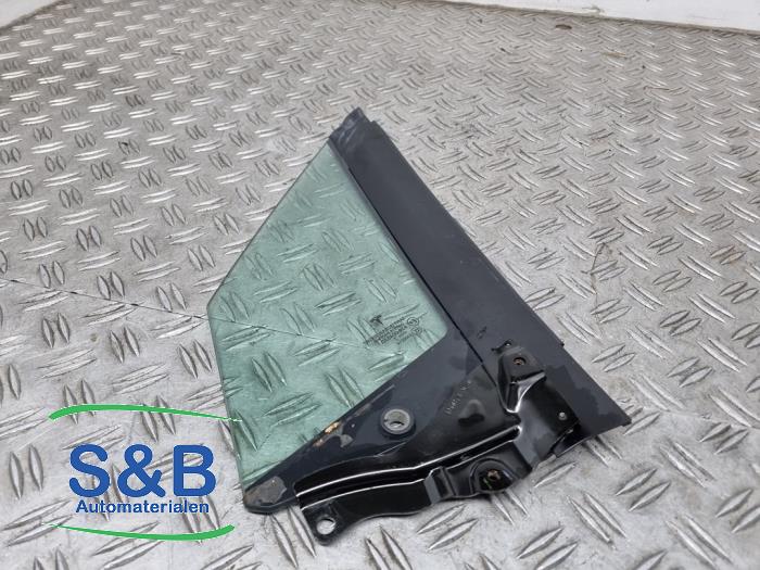 Usados Ventanilla triangular derecha delante Tesla Model X 90D Precio € 199,99 Norma de margen ofrecido por Schaap & Bron