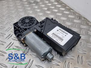 Usagé Moteur de vitre portière Volkswagen Phaeton (3D) 3.0 V6 TDI 24V 4Motion Prix € 29,99 Règlement à la marge proposé par Schaap & Bron