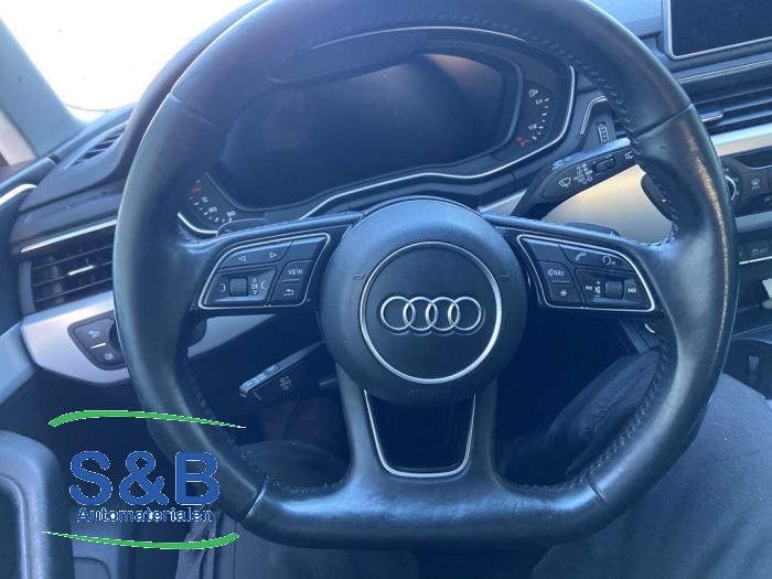 Używane Kierownica Audi A4 Avant (B9) 2.0 TDI Ultra 16V Cena € 275,00 Procedura marży oferowane przez Schaap & Bron