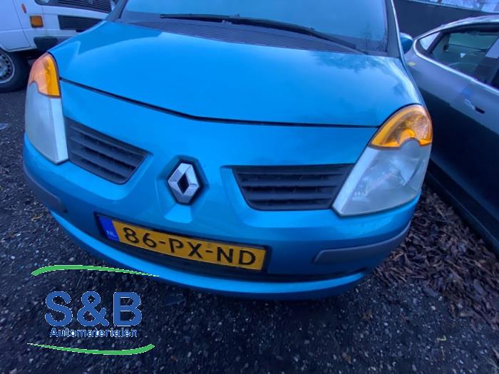 Usados Parachoques Renault Modus/Grand Modus (JP) 1.4 16V Precio € 75,00 Norma de margen ofrecido por Schaap & Bron