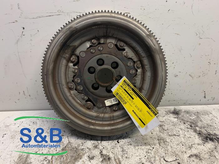 Dual mass flywheel