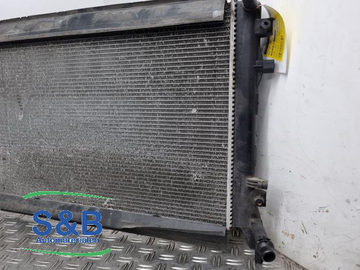 Radiateur d'un Volkswagen Golf VI Variant (AJ5/1KA) 1.4 TSI 122 16V 2012