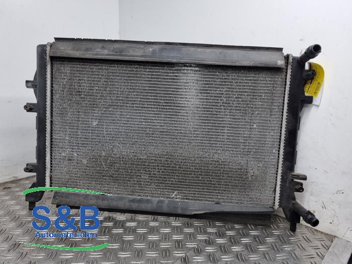 Usagé Radiateur Volkswagen Golf VI Variant (AJ5/1KA) 1.4 TSI 122 16V Prix € 39,99 Règlement à la marge proposé par Schaap & Bron