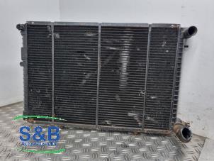 Usagé Radiateur d'eau Renault Trafic I (TXW) 2.2 Kat. Prix € 99,99 Règlement à la marge proposé par Schaap & Bron