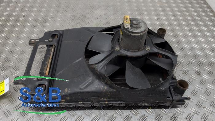Gebrauchte Kühler Volkswagen Polo II (86) 1.0 C,CL,GL Preis € 49,99 Margenregelung angeboten von Schaap & Bron