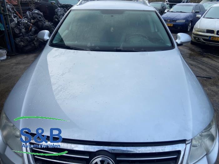 Używane Maska Volkswagen Passat Variant (3C5) 2.0 TDI 16V 170 Cena € 75,00 Procedura marży oferowane przez Schaap & Bron