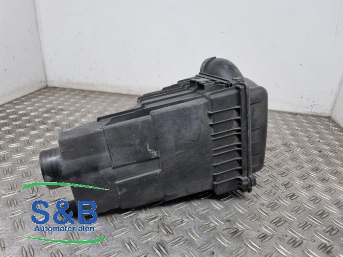 Gebrauchte Luftfiltergehäuse Peugeot 206 (2A/C/H/J/S) 1.6 16V Preis € 19,99 Margenregelung angeboten von Schaap & Bron