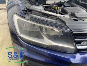 Begagnade Strålkastare, höger Volkswagen Tiguan (AD1) 1.4 TSI 16V Pris € 575,00 Marginaltabell erbjuds av Schaap & Bron
