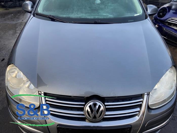 Używane Maska Volkswagen Jetta III (1K2) 1.6 Cena € 80,00 Procedura marży oferowane przez Schaap & Bron