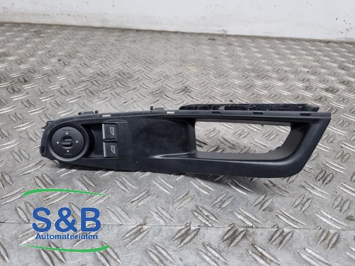 Usados Interruptor de ventanilla eléctrica Ford Fiesta 6 (JA8) 1.5 TDCi Precio € 34,99 Norma de margen ofrecido por Schaap & Bron