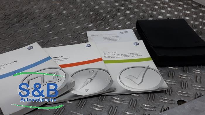 Używane Instrukcja Volkswagen Golf Plus (5M1/1KP) Cena € 30,00 Procedura marży oferowane przez Schaap & Bron