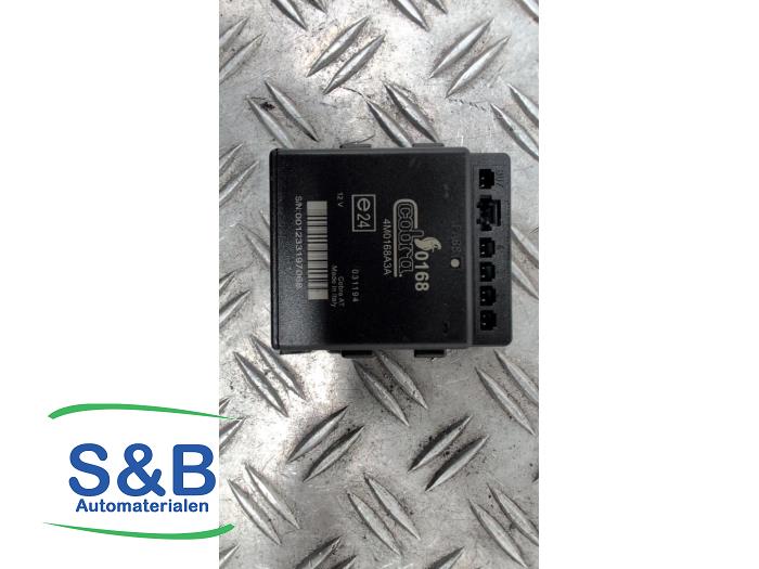 Usados Módulo PDC Audi A4 Avant (B8) 2.0 TFSI 16V Precio € 55,00 Norma de margen ofrecido por Schaap & Bron