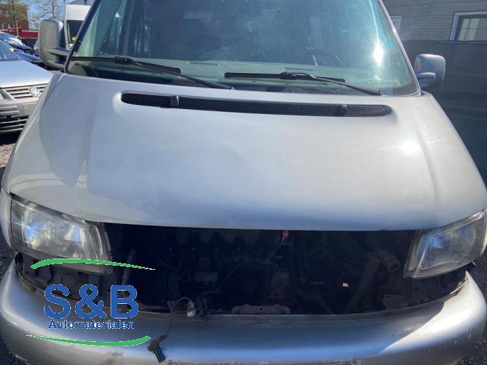 Używane Maska Volkswagen Transporter/Caravelle T4 2.5 TDI Cena € 35,00 Procedura marży oferowane przez Schaap & Bron