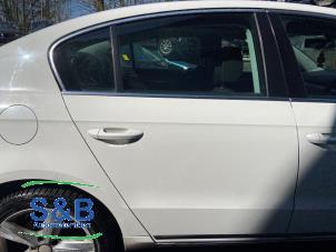 Begagnade Bakdörr, 4-dörrars, höger Volkswagen Passat (362) 2.0 TDI 16V 140 Pris € 175,00 Marginaltabell erbjuds av Schaap & Bron
