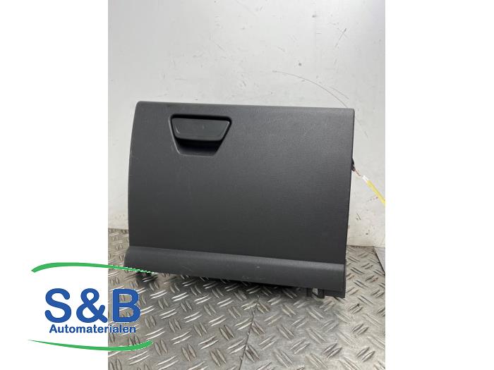 Begagnade Handskfack Ford Kuga II (DM2) 1.5 EcoBoost 16V 150 Pris € 49,99 Marginaltabell erbjuds av Schaap & Bron