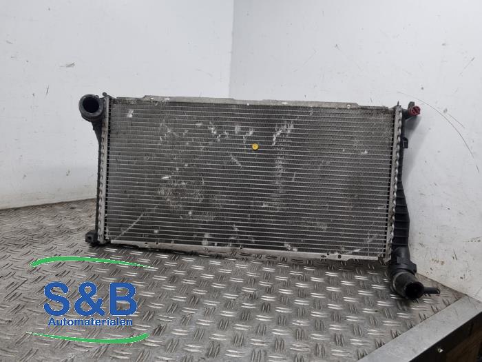 Usagé Radiateur BMW 5 serie (E39) 530d 24V Prix € 29,99 Règlement à la marge proposé par Schaap & Bron