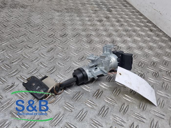 Używane Stacyjka + Kluczyk Seat Mii 1.0 12V Cena € 49,99 Procedura marży oferowane przez Schaap & Bron
