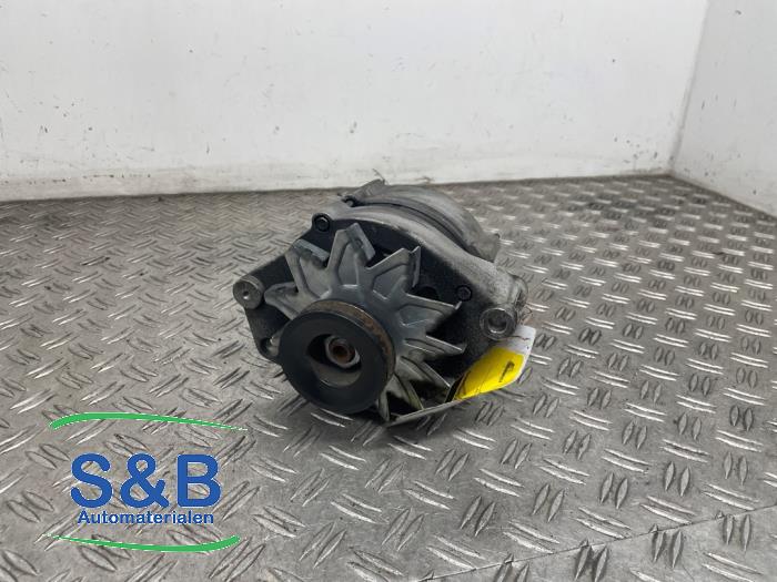 Dynamo från en Volkswagen Transporter T4 2.4 D 1991