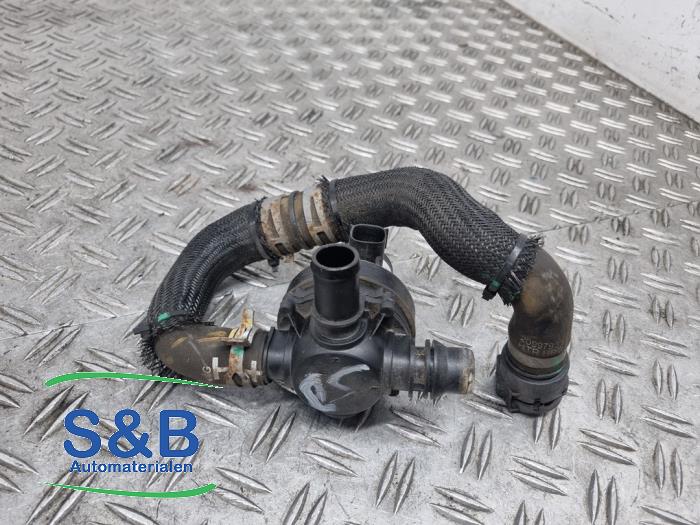 Begagnade Vattenpump Opel Ampera 1.4 16V Pris € 49,99 Marginaltabell erbjuds av Schaap & Bron