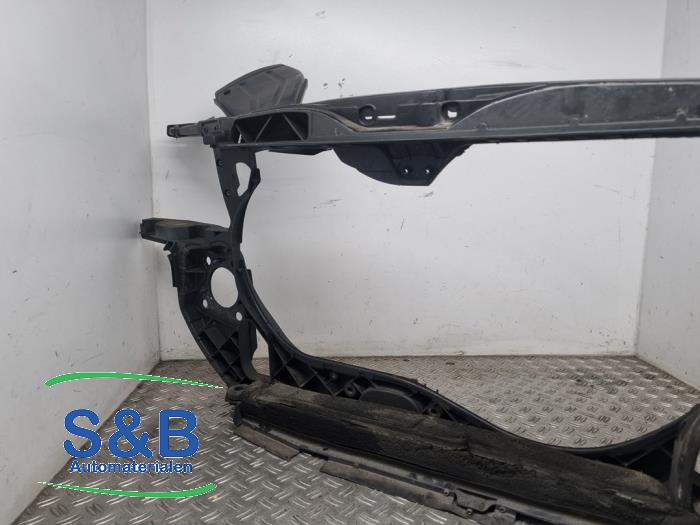 Gebrauchte Vorderwand Audi A4 (B6) 2.0 FSI 16V Preis € 50,00 Margenregelung angeboten von Schaap & Bron