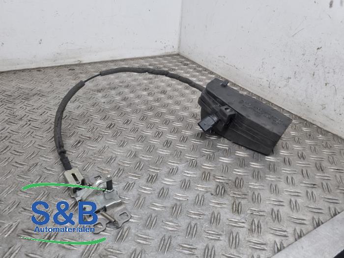 Używane Silnik rygla tylnej klapy Audi A8 (D3) 6.0 W12 48V Lang Quattro Cena € 62,50 Procedura marży oferowane przez Schaap & Bron