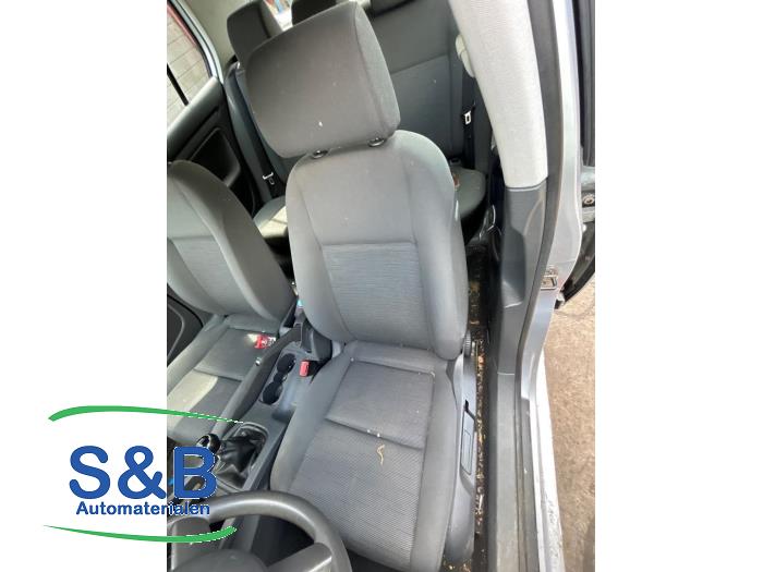 Używane Fotel lewy Volkswagen Golf V (1K1) 1.4 16V Cena € 70,00 Procedura marży oferowane przez Schaap & Bron
