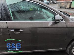 Used Front door 4-door, right Volkswagen Passat Variant (365) 1.8 TSI 16V Price € 225,00 Margin scheme offered by Schaap & Bron