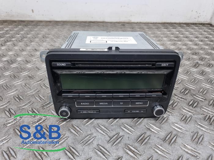 Używane Radio Volkswagen Passat Variant (365) 1.8 TSI 16V Cena € 29,99 Procedura marży oferowane przez Schaap & Bron