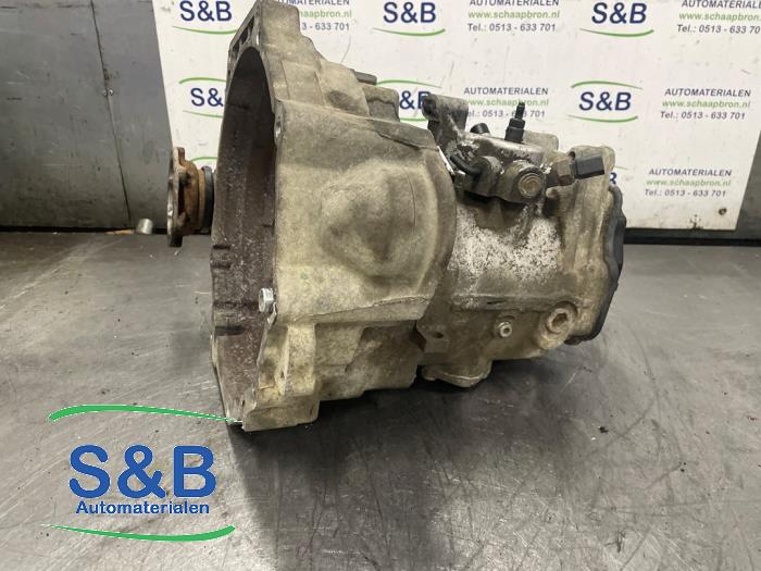 Getriebe van een Volkswagen Caddy III (2KA,2KH,2CA,2CH) 1.9 TDI 2009