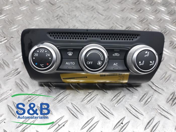 Używane Panel climatronic Audi A1 (8X1/8XK) 1.6 TDI 16V Cena € 75,00 Procedura marży oferowane przez Schaap & Bron