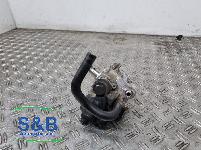Used Mechanical fuel pump Volkswagen Transporter/Caravelle T5 2.0 TDI DRF Price € 225,00 Margin scheme offered by Schaap & Bron