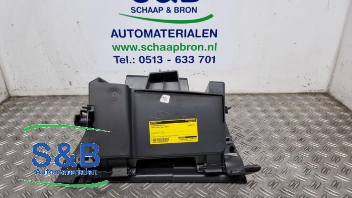 Begagnade Handskfack Ford Kuga II (DM2) 1.5 EcoBoost 16V 120 Pris € 40,00 Marginaltabell erbjuds av Schaap & Bron