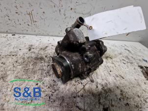 Pompe de direction d'un Audi A4 (B6) 2.4 V6 30V 2002