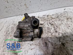 Pompe de direction d'un Audi A4 (B6) 2.4 V6 30V 2002