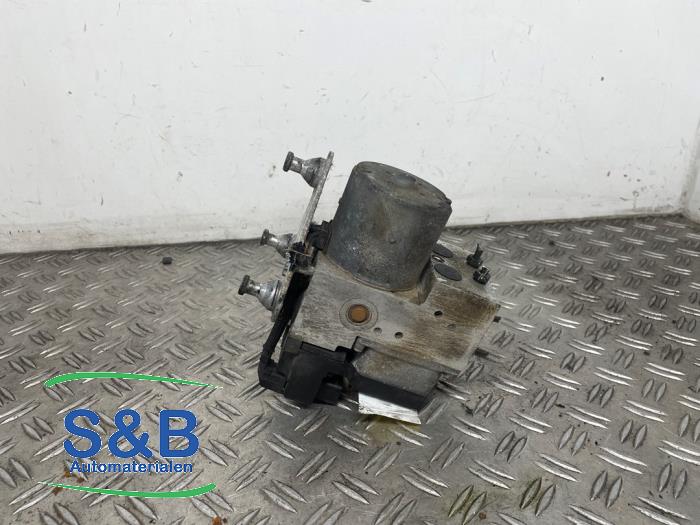 ABS Pumpe van een Volkswagen LT II 2.5 TDi 2002