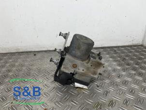 ABS Pumpe van een Volkswagen LT II 2.5 TDi 2002