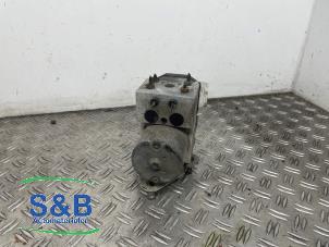 ABS Pumpe van een Volkswagen LT II 2.5 TDi 2002