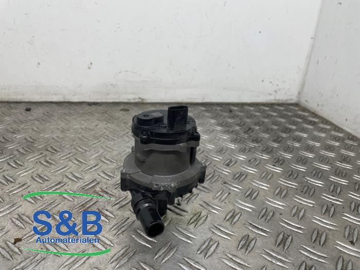 Begagnade Vattenpump Kia Niro II (SG2) e-Niro 64.8 kWh Pris € 80,00 Marginaltabell erbjuds av Schaap & Bron