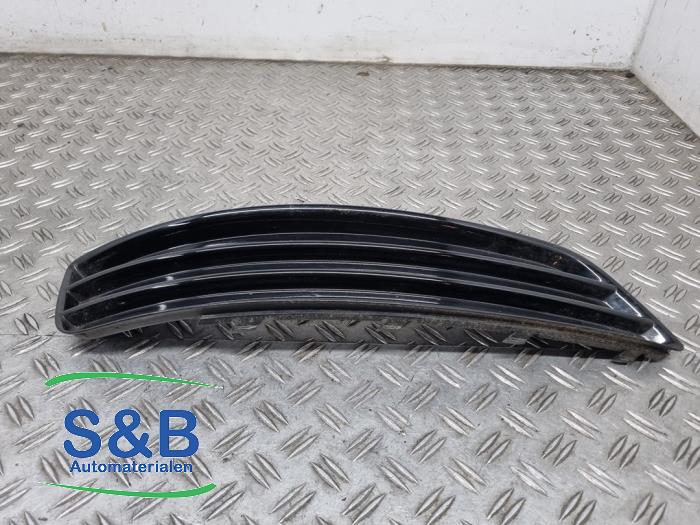 Gebrauchte Abdeckplatte Nebelscheinwerfer rechts Audi A3 (8P1) 1.6 Preis € 14,99 Margenregelung angeboten von Schaap & Bron