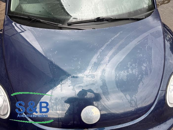 Używane Maska Volkswagen New Beetle (9C1/9G1) 2.0 Cena € 50,00 Procedura marży oferowane przez Schaap & Bron