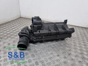 Usados Cuerpo de filtro de aire Mini Mini (R56) 1.6 16V Cooper S Precio € 69,99 Norma de margen ofrecido por Schaap & Bron