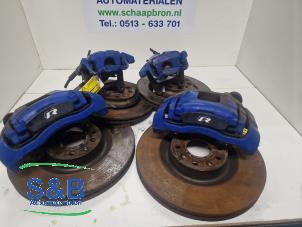 Begagnade Bromssats, komplett, fram + bak Volkswagen Golf VI (5K1) 2.0 TSI R 16V 4Motion Pris € 650,00 Marginaltabell erbjuds av Schaap & Bron