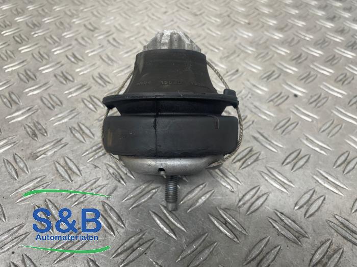 Used Engine mount Volvo V70 (SW) 2.5 T 20V Price € 25,00 Margin scheme offered by Schaap & Bron