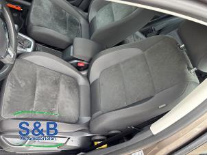 Used Seat, left Volkswagen Golf Plus (5M1/1KP) 1.4 TSI 122 16V Price € 125,00 Margin scheme offered by Schaap & Bron