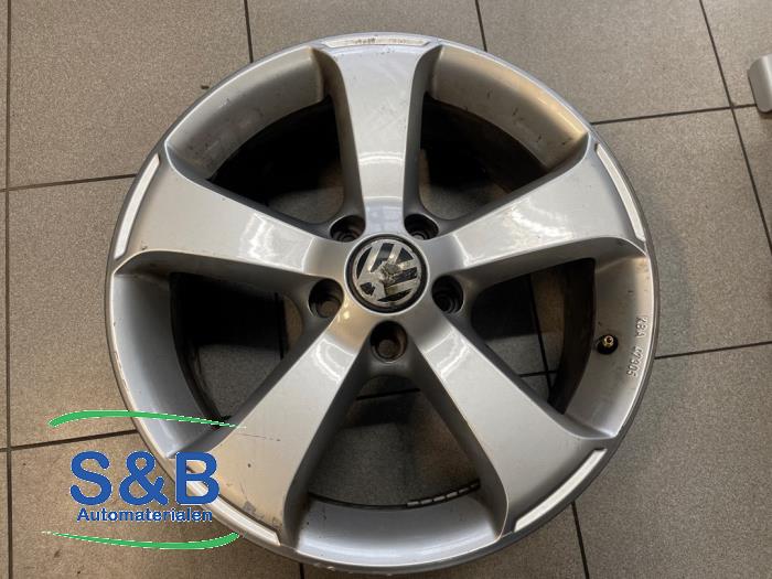 Używane Obrecz Volkswagen Golf V (1K1) 1.4 16V Cena € 69,00 Procedura marży oferowane przez Schaap & Bron
