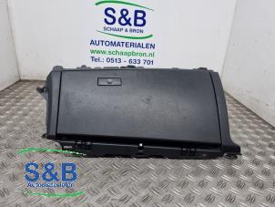 Gebrauchte Handschuhfach Toyota C-HR (X1,X5) 2.0 16V Hybrid Preis € 72,49 Margenregelung angeboten von Schaap & Bron