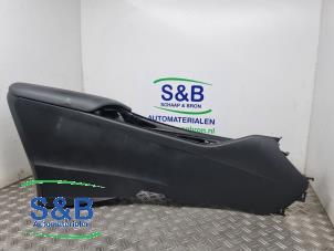 Gebrauchte Armlehne Toyota C-HR (X1,X5) 2.0 16V Hybrid Preis € 124,99 Margenregelung angeboten von Schaap & Bron