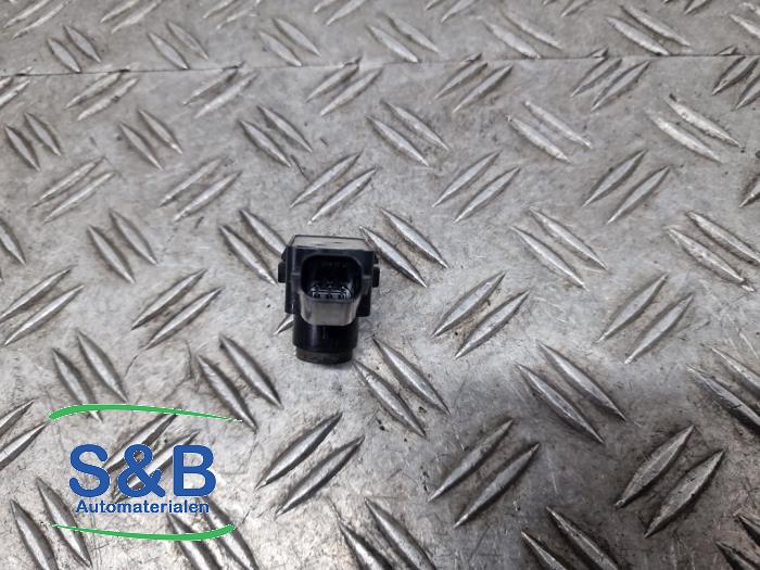 Parkeringssensor från en Toyota C-HR (X1,X5) 2.0 16V Hybrid 2021